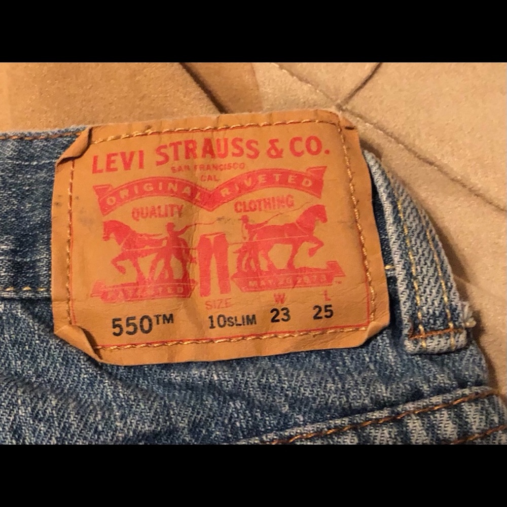 Levi’s 550 Relaxed- Size 10 Slim - EUC